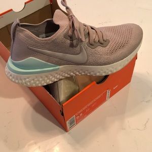 Nike Epic React Flyknit 2